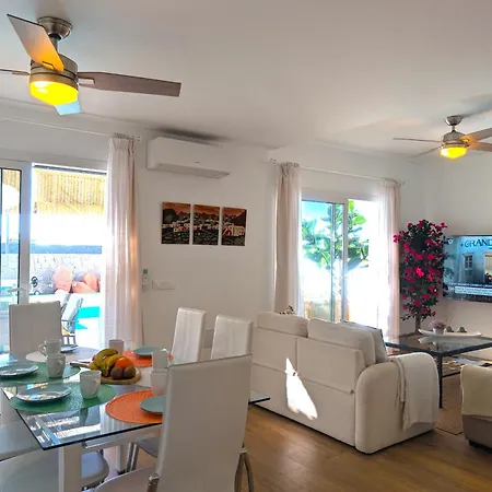 Villa Julieta - Privacidad, Exclusividad Y Piscina Climatizada